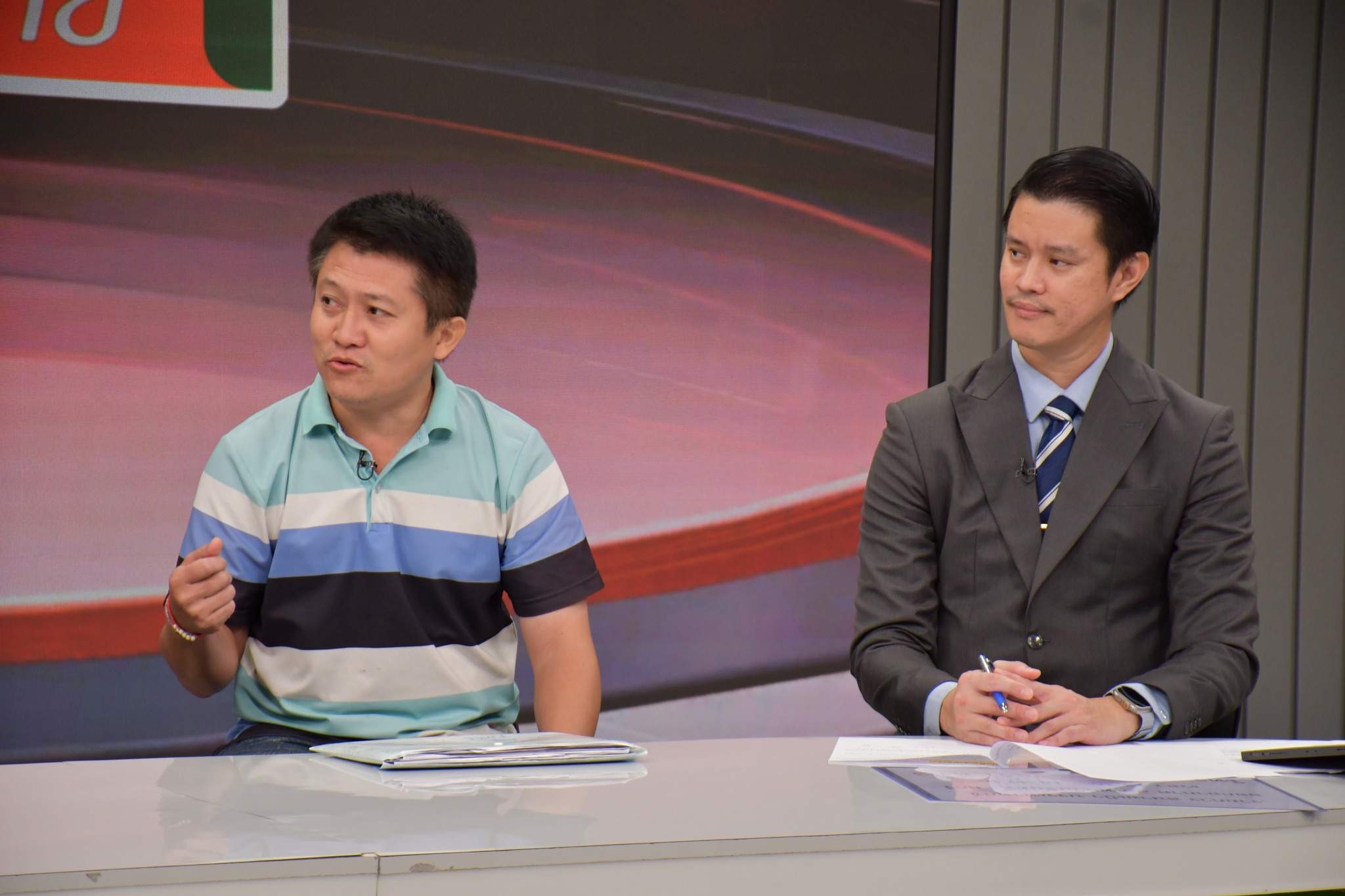 ทนายธนวิน ในรายการสนามเป้าบรรเทาทุกข์